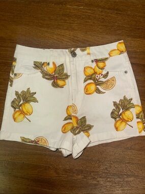 🍋 Forever 21 White Lemon-Print Denim Shorts